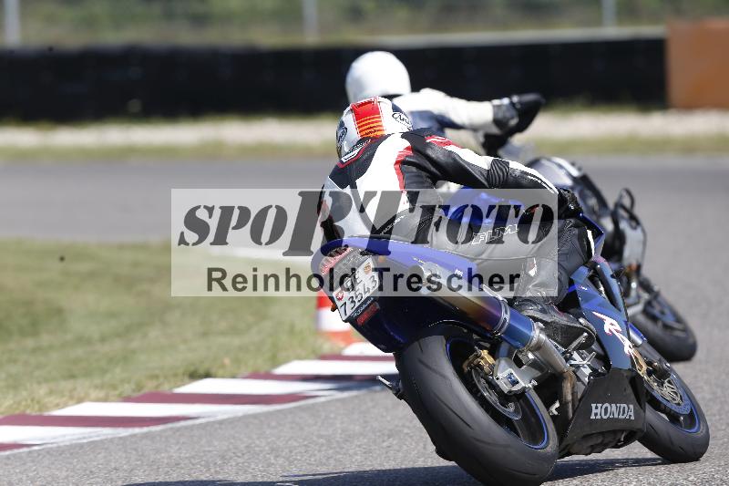 Archiv-2025/49 26.08.2025 Cornu Master School ADR/gruen-vert/87